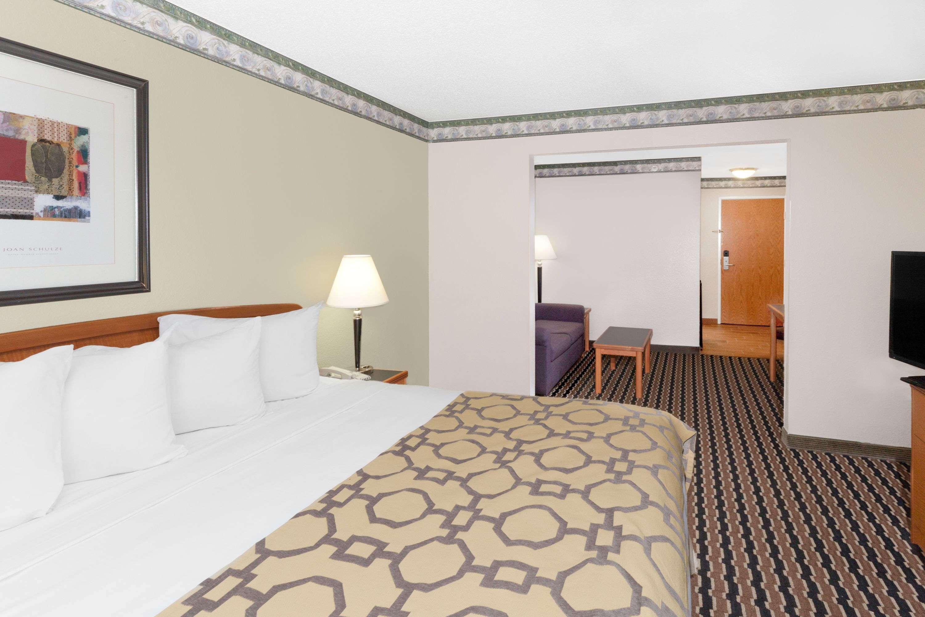 Baymont By Wyndham Fort Wayne Esterno foto
