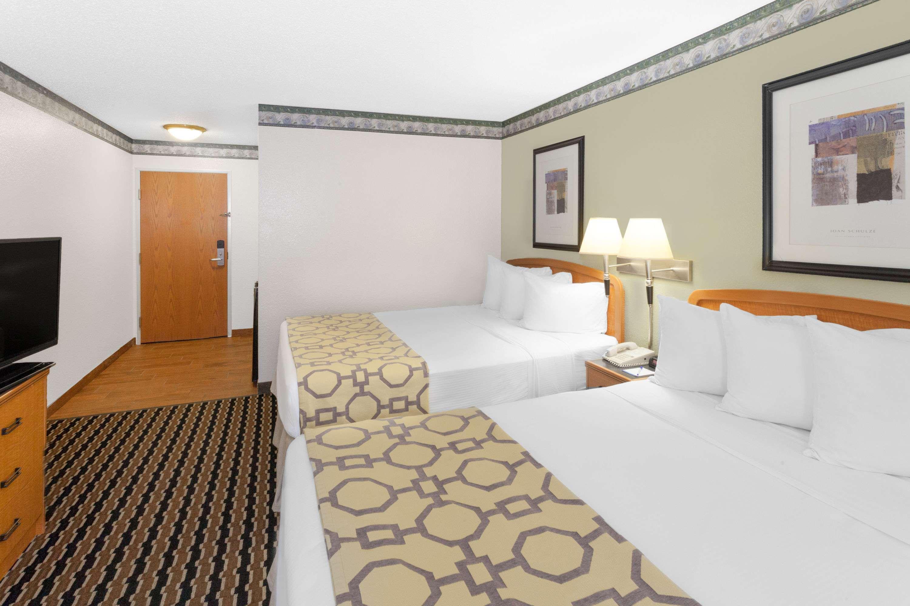 Baymont By Wyndham Fort Wayne Esterno foto
