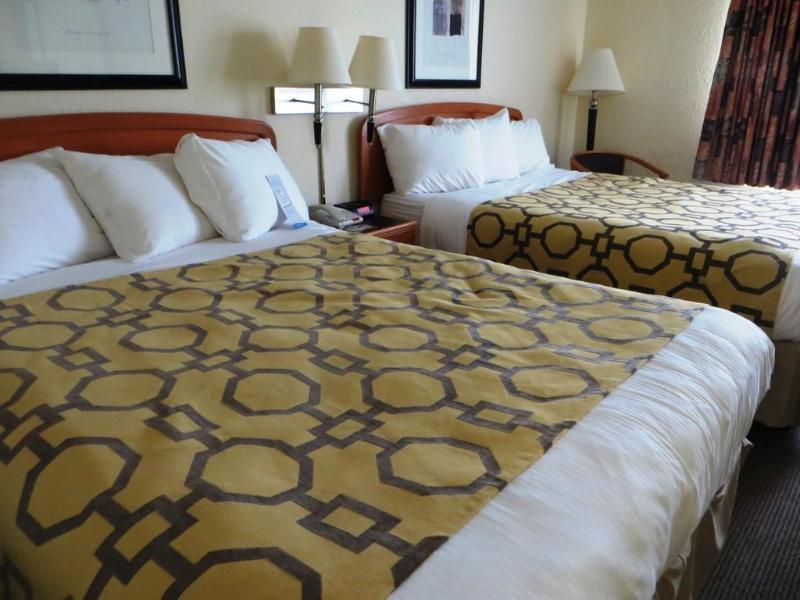 Baymont By Wyndham Fort Wayne Esterno foto