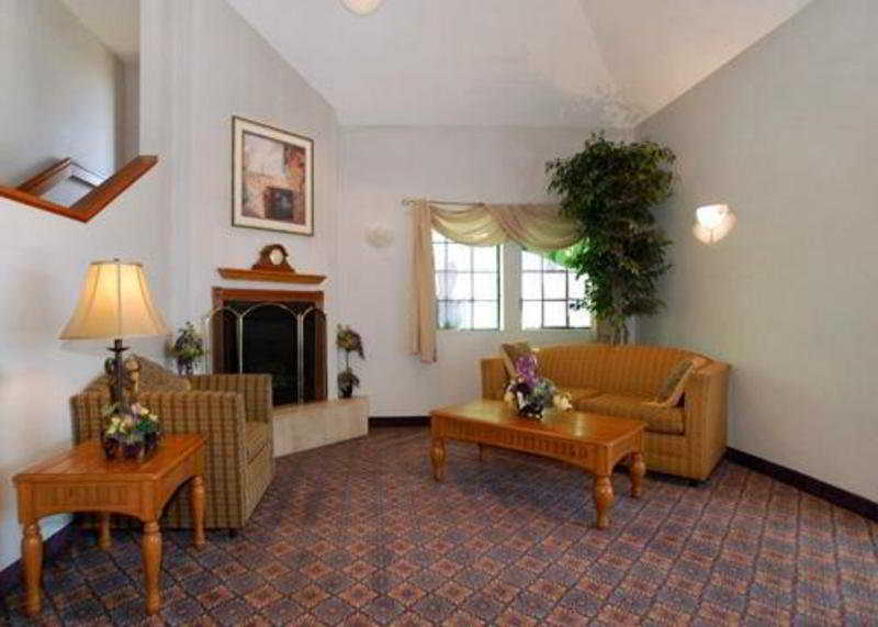 Baymont By Wyndham Fort Wayne Esterno foto