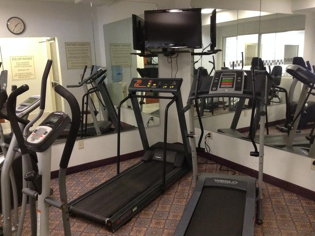 Baymont By Wyndham Fort Wayne Esterno foto
