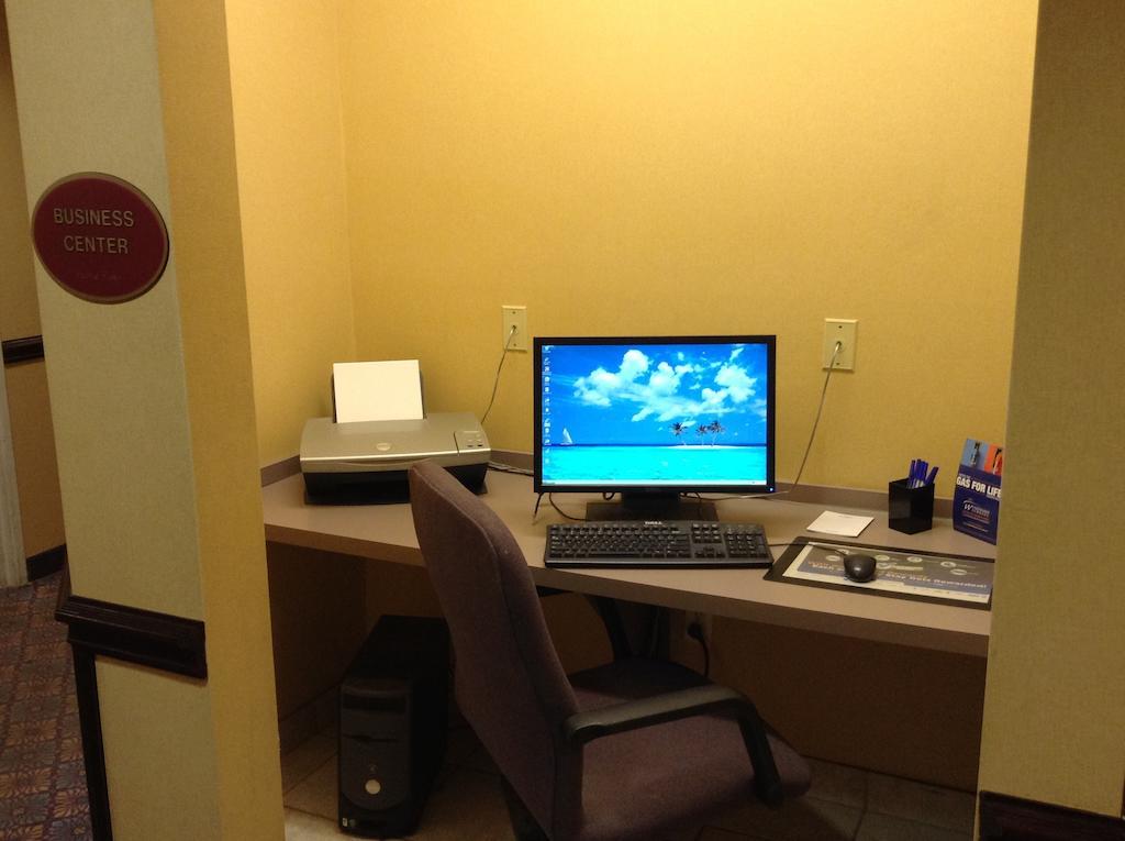 Baymont By Wyndham Fort Wayne Esterno foto