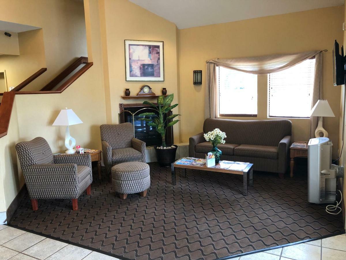 Baymont By Wyndham Fort Wayne Esterno foto
