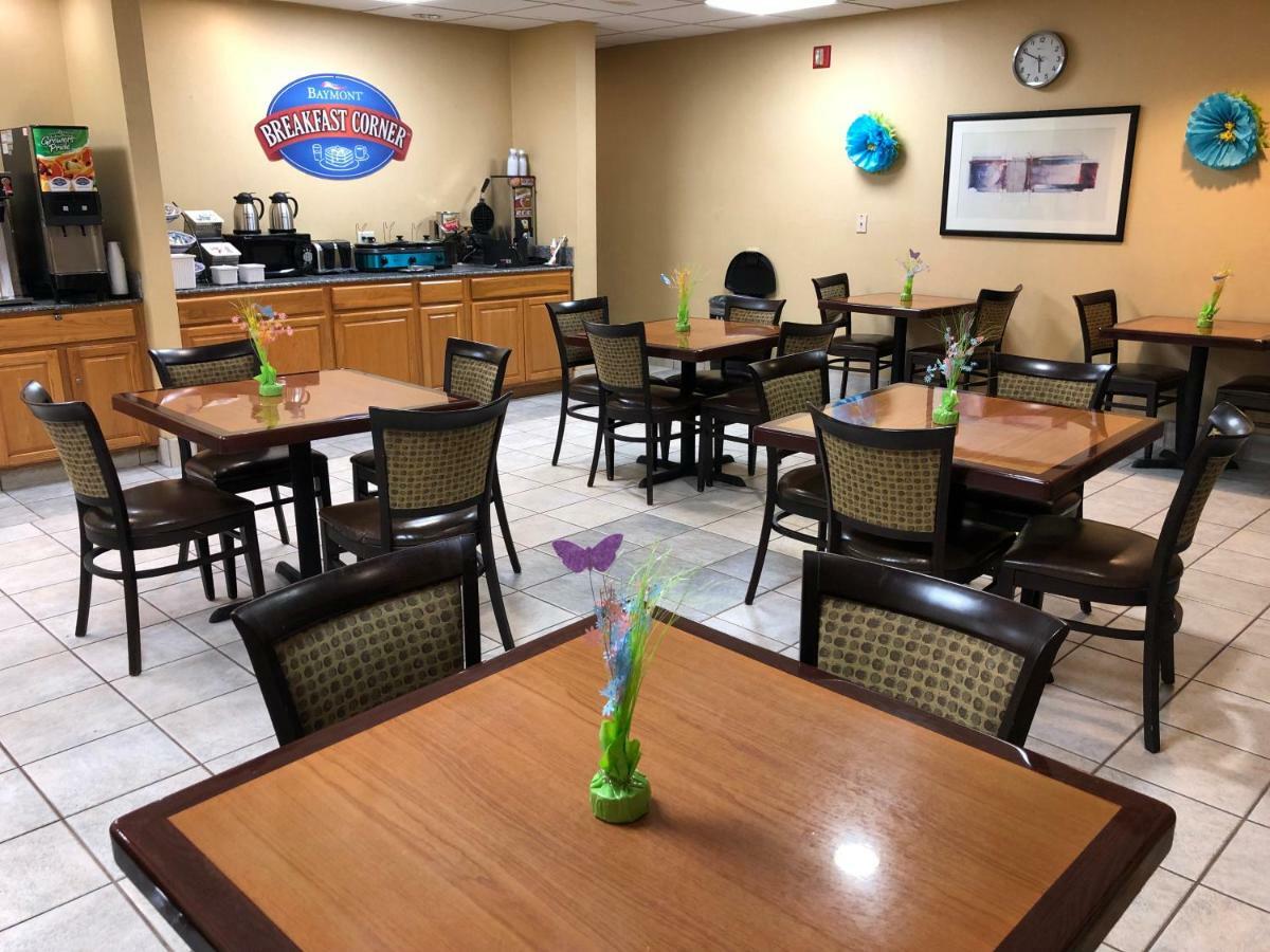 Baymont By Wyndham Fort Wayne Esterno foto